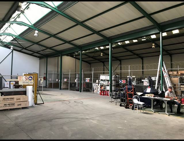 1,260M² FACTORY TO LET IN PAROW INDUSTRIAL